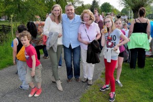 971052_574661112554066_1454310490_n